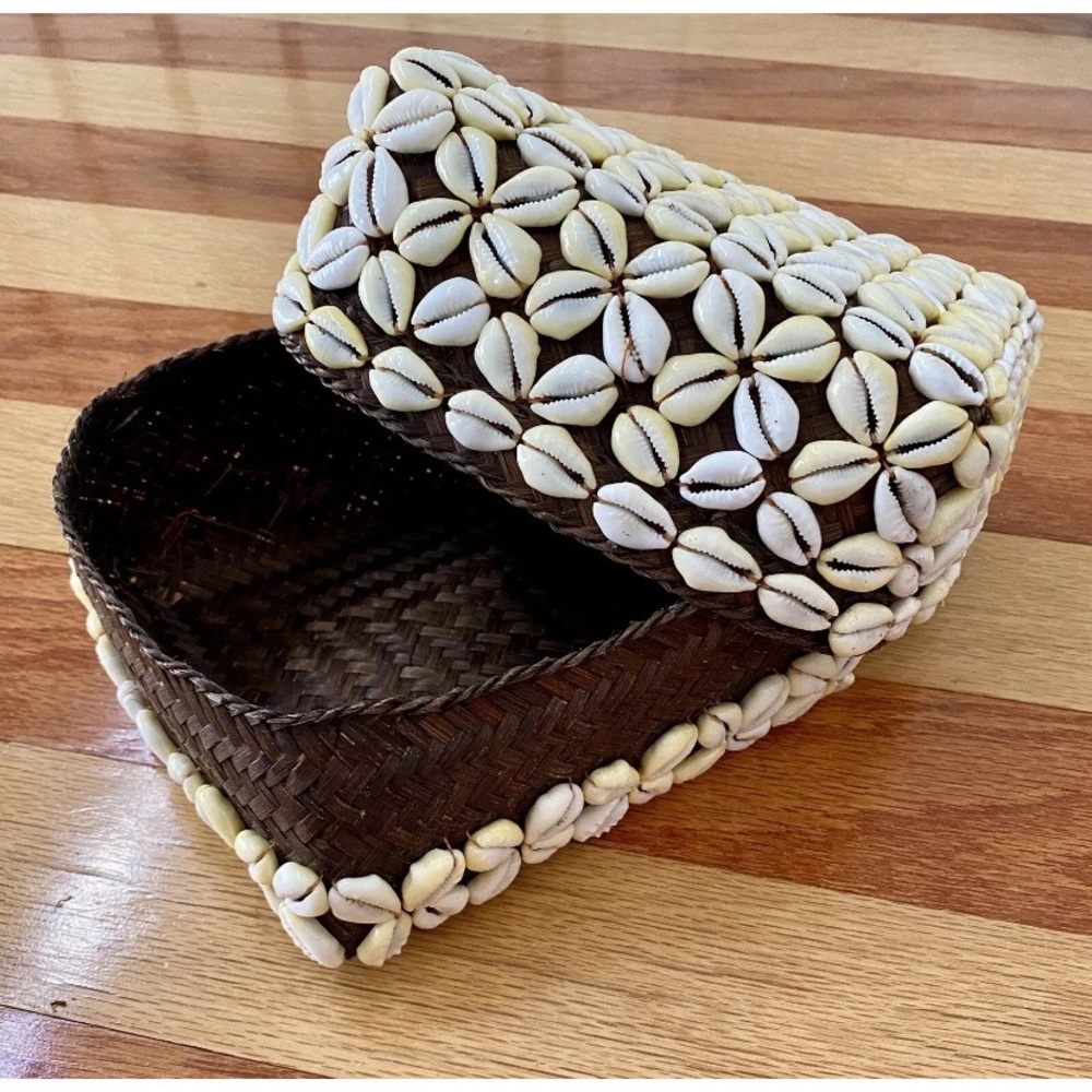 VINTAGE AFRICAN 7" 17cm SQUARE BASKET LIDDED STORAGE BOX COWRIE SHELLS MAURITIUS - Picture 2 of 7